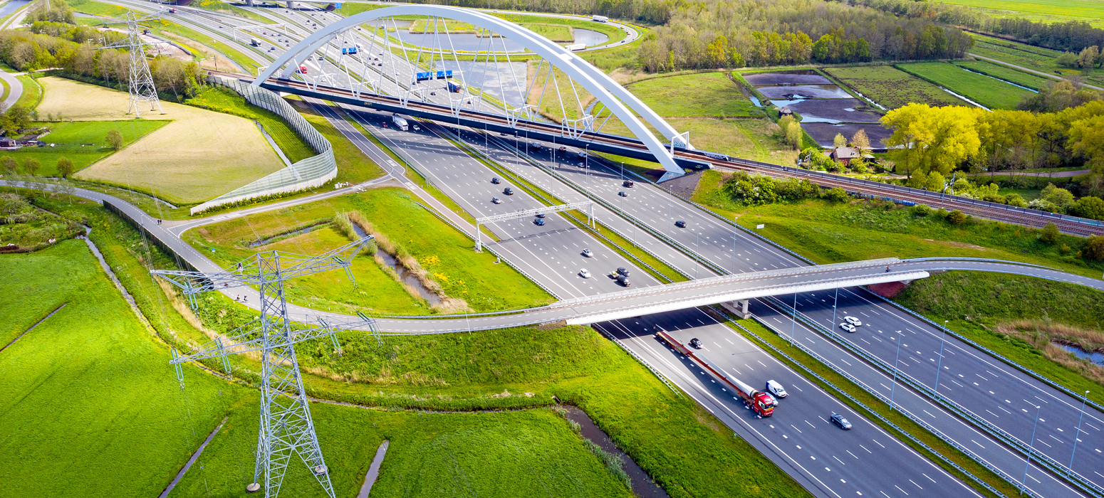 Wegen met auto's van boven