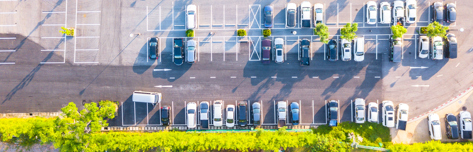 Auto's op parkeerplaats